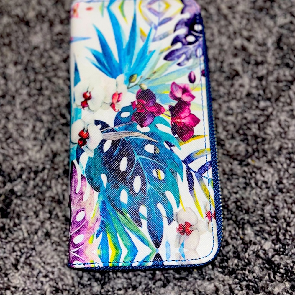 Tropical Design Accordion Wallet Never Used